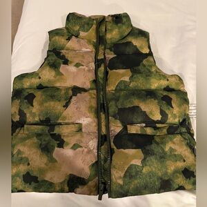 Boys Camo Puffer Vest - Size 8